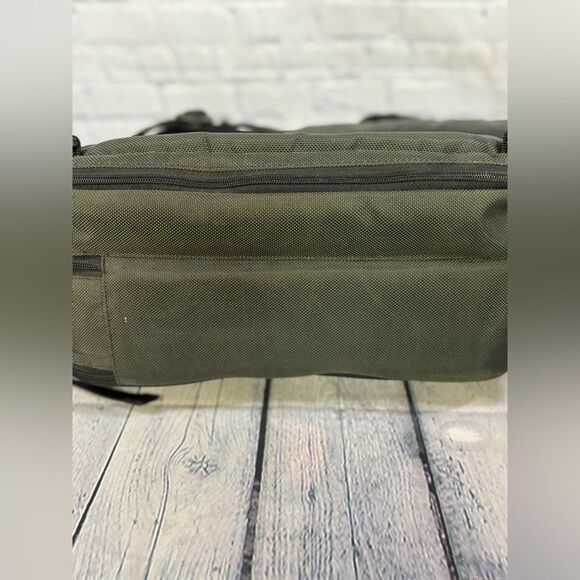 Kensington Saddle Pro Khaki Green Laptop Convertible Backpack Messenger Bag - Picture 7 of 15